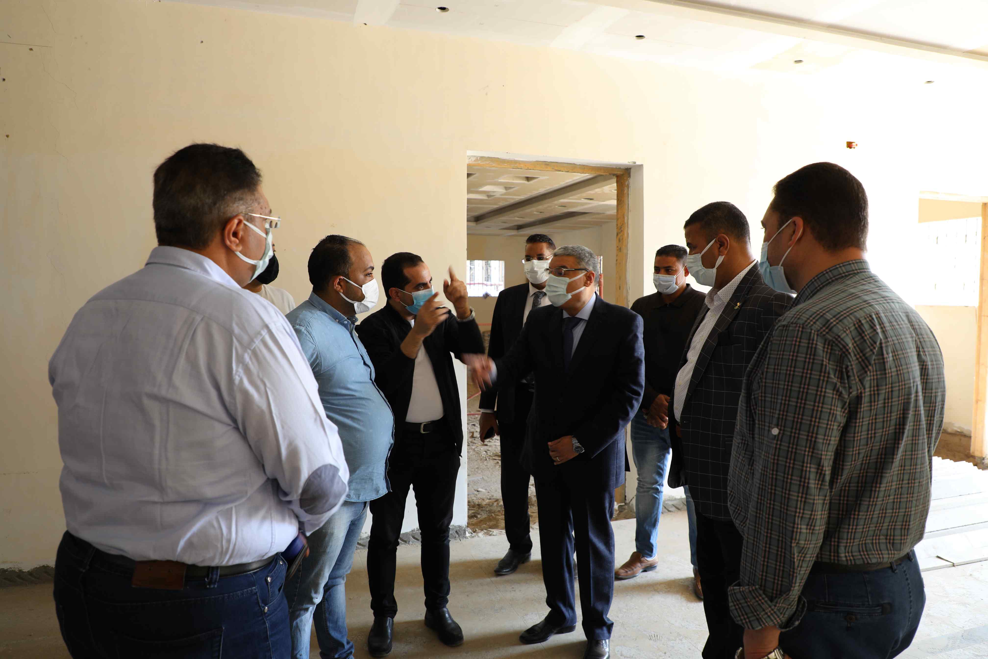 محافظ المنيا يتابع أعمال إنشاء مبنى المجلس الشعبي المحلي بمنطقة أبو فليو