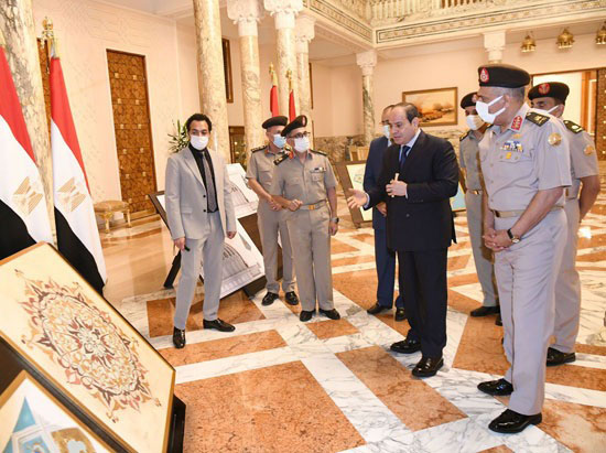الرئيس السيسي يشدد على تزويد طريق الضبعة بالخدمات اللازمة