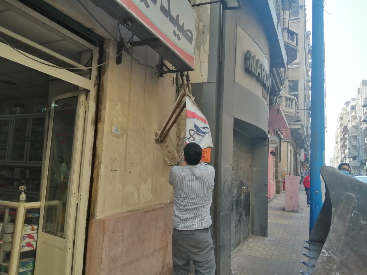 إزالة 603 إعلان مخالف وتحرير  276 محضر بالإسكندرية (2)