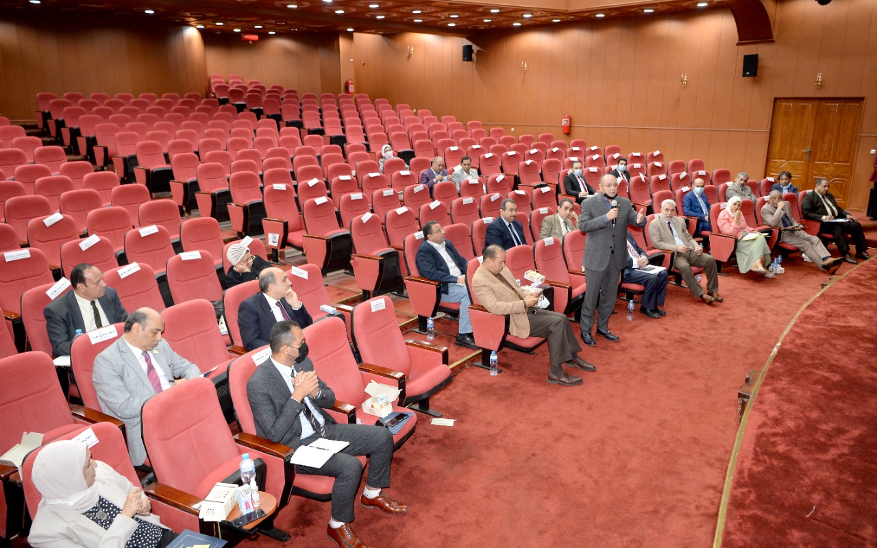 اجتماع مجلس جامعة المنصورة (2)