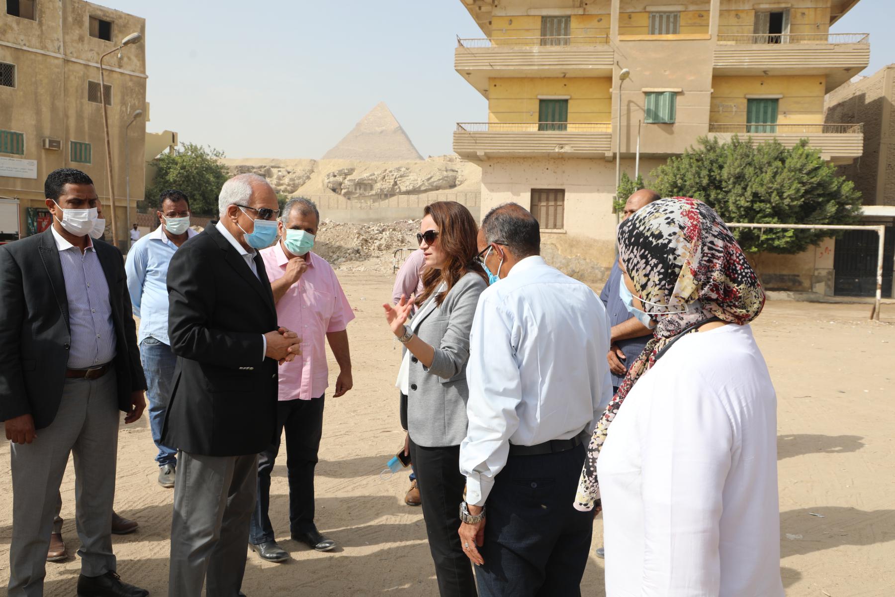 محافظ الجيزة يتفقد أعمال تطوير منطقة سن العجوز (2)