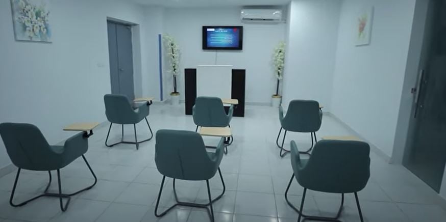 إحدى غرف المشورة