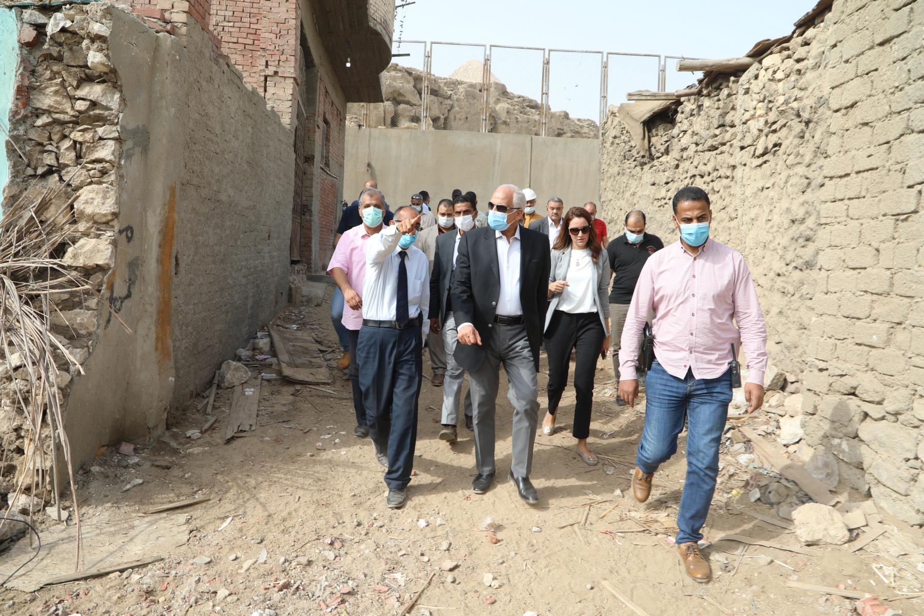 محافظ الجيزة يتفقد أعمال تطوير منطقة سن العجوز (6)