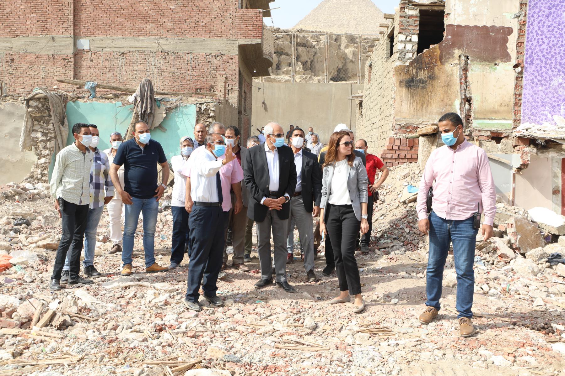 محافظ الجيزة يتفقد أعمال تطوير منطقة سن العجوز (7)