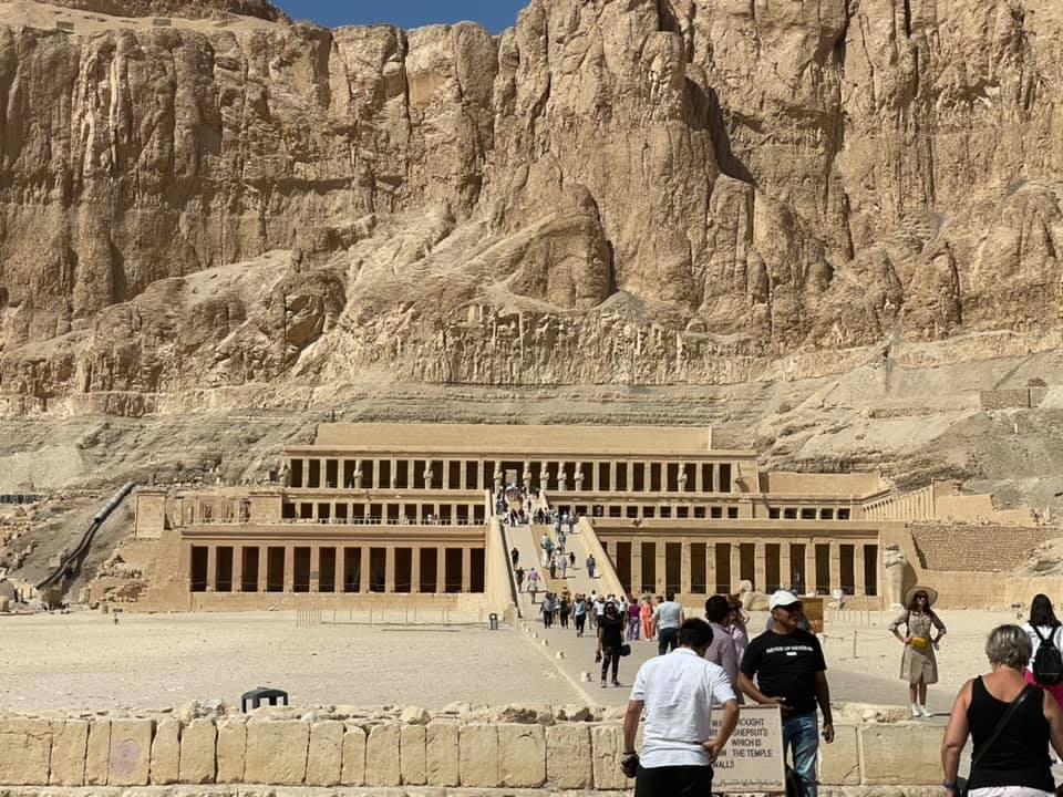 الاقبال السياحى المميز بمعبد الملكة حتشبسوت