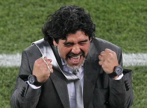 1_Argentinas-coach-Diego-Maradona-celebra