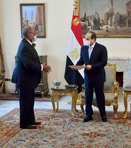 الرئيس السيسي يتلقى رسالة من تشيسيكيدى الرئيس الحالى للاتحاد الأفريقى (1)