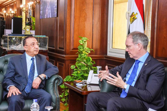 محافظ الإسكندرية يستقبل سفير السويد بالقاهرة  (7)