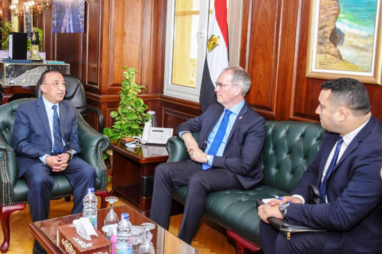 محافظ الإسكندرية يستقبل سفير السويد بالقاهرة  (1)