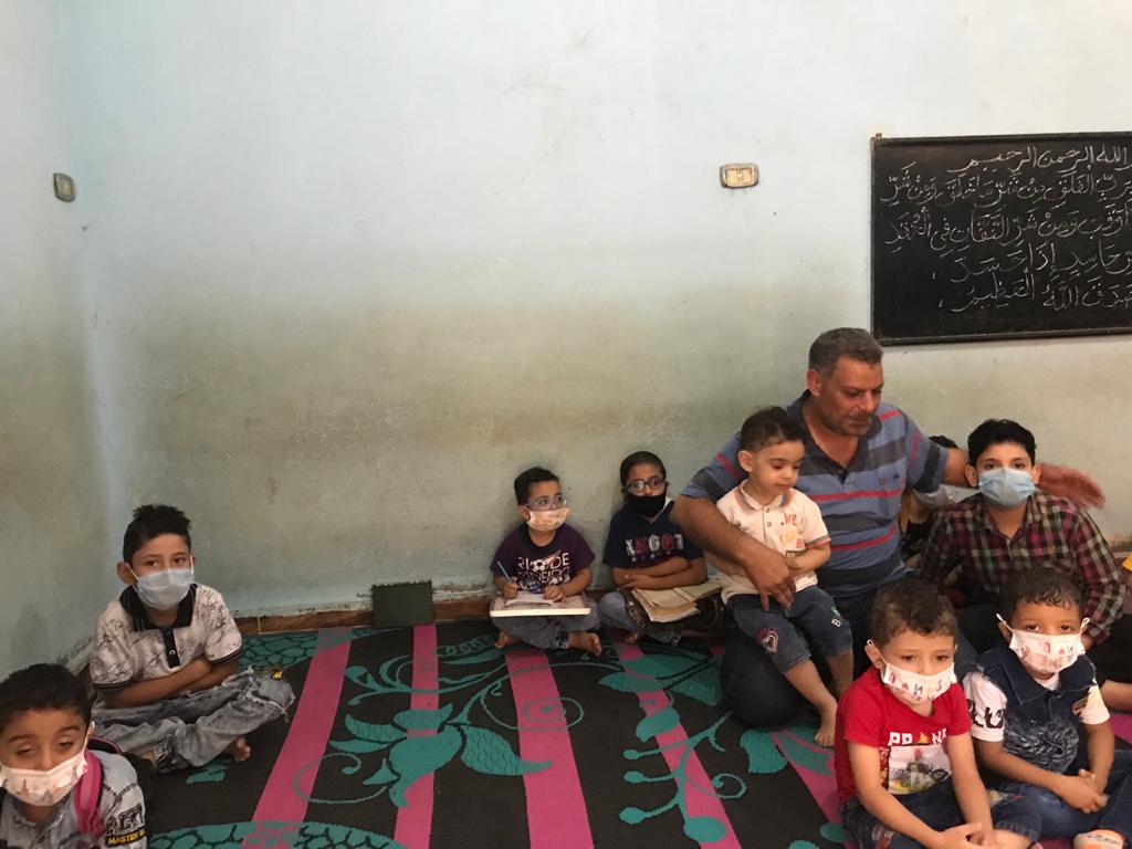 اقبال الأطفال لحفظ وتلاوة القرآن الكريم داخل أحد أقدم الكتاتيب (3)