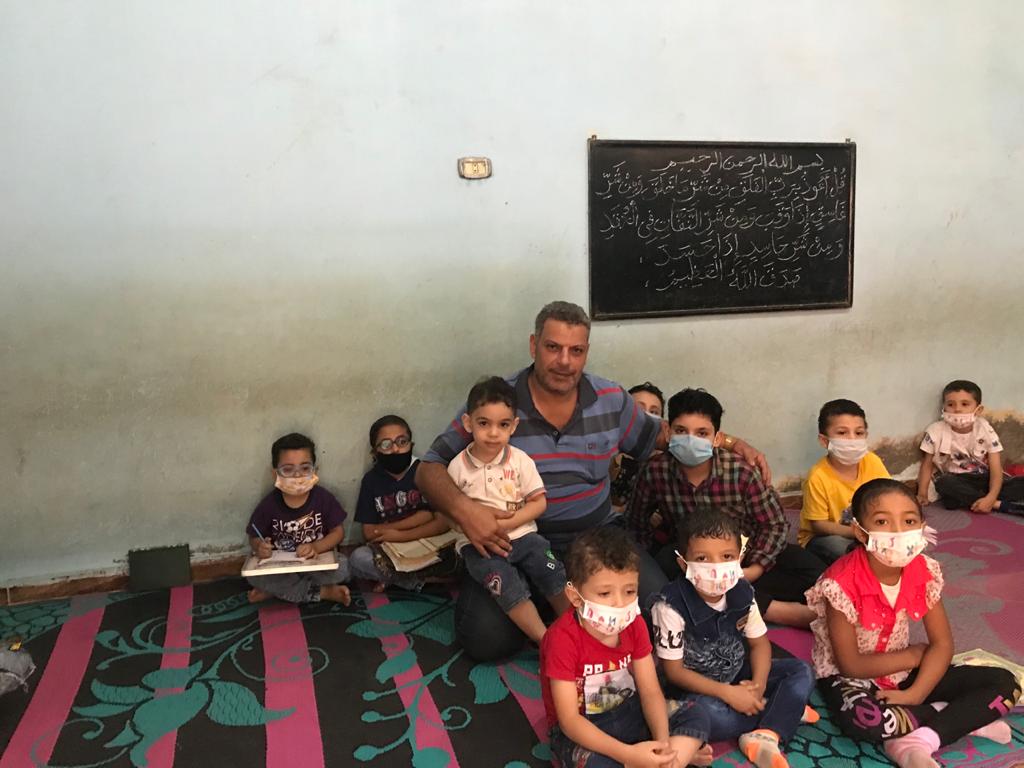 اقبال الأطفال لحفظ وتلاوة القرآن الكريم داخل أحد أقدم الكتاتيب (5)