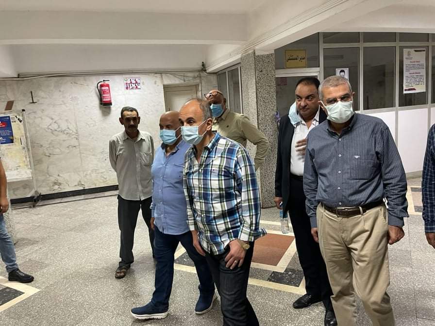 الدكتور عثمان شعلان رئيس الجامعة فى المستشفى