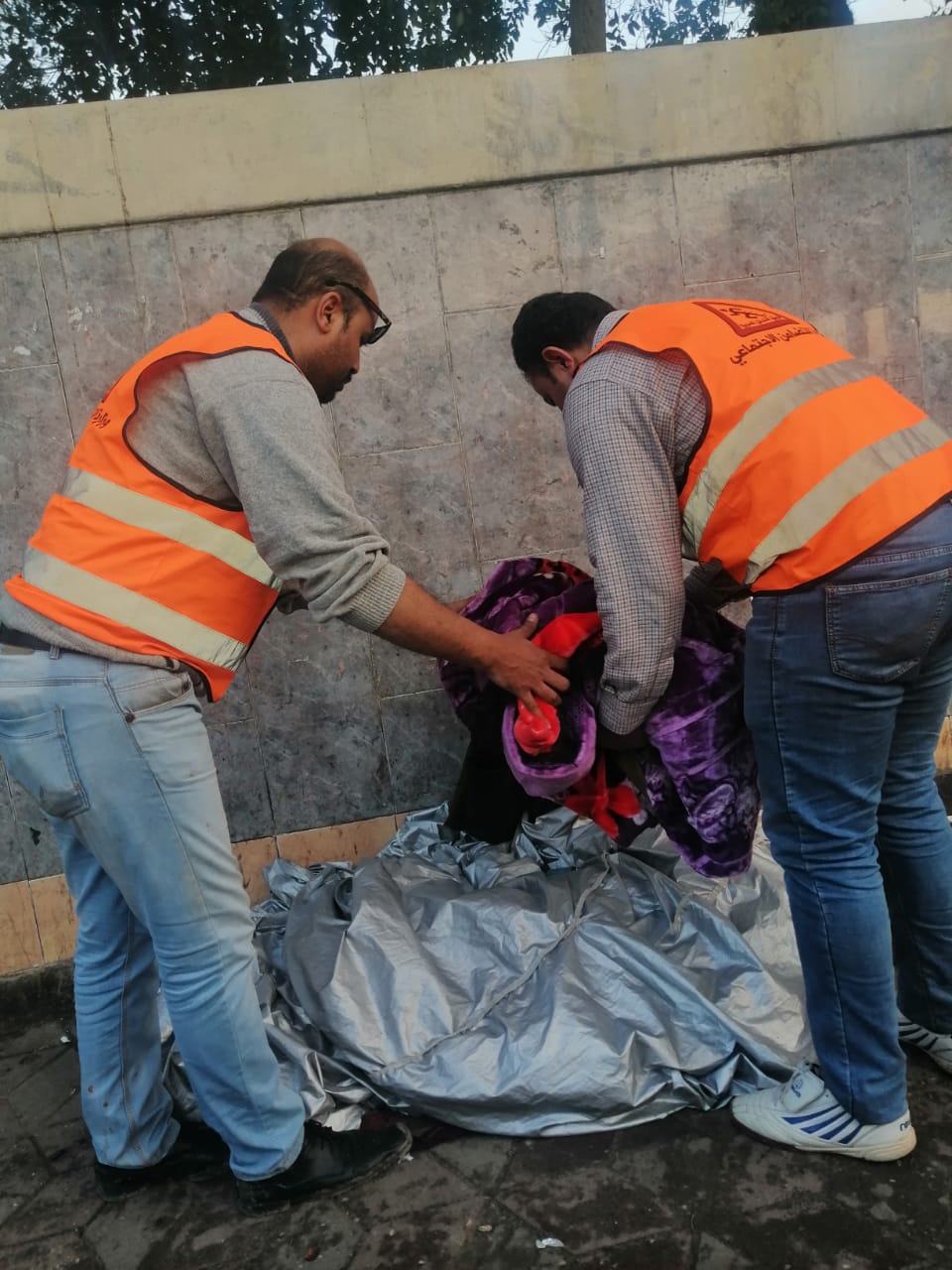انقاذ المشردين خلال موسم الشتاء (1)