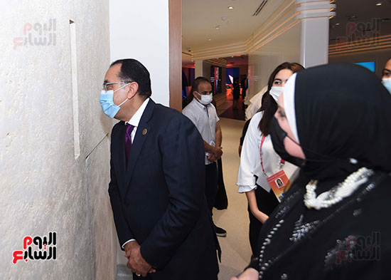 رئيس الوزراء يتفقد الجناح المصري المشارك في معرض إكسبو 2020 دبي   (27)