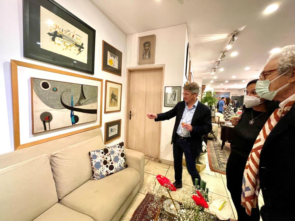 المدير التنفيذى لمتاحف سان فرانسيسكو في زيارة خاصة للفنان فاروق حسني بمتحفه (4)
