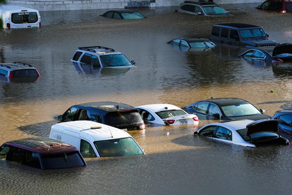 فيضانات عارمة بسبب التغير المناخى