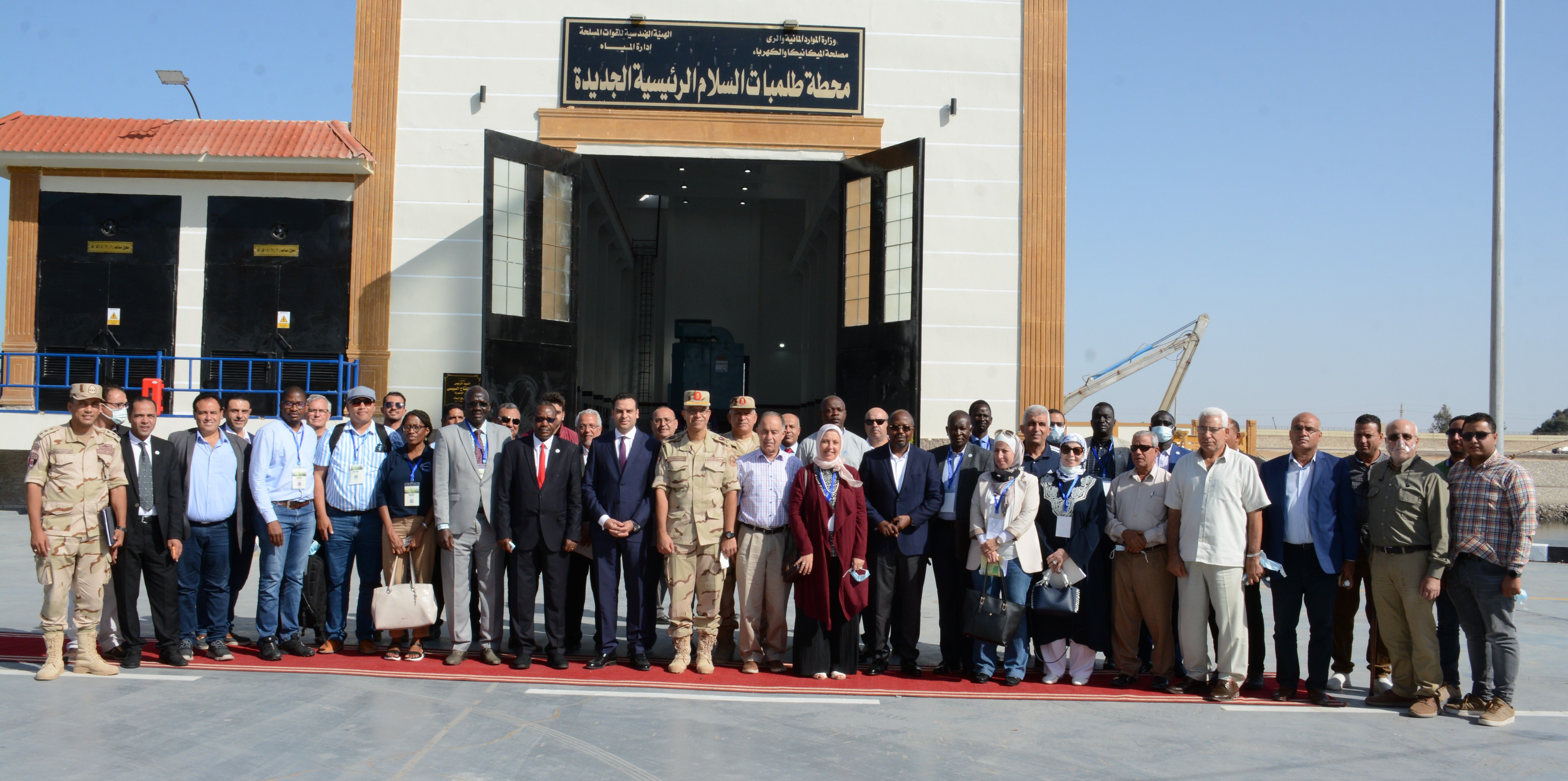 الهيئة الهندسية تنظم زيارة ميدانية لوفدا دوليا لمنظومة معالجة مصرف بحر البقر (1)