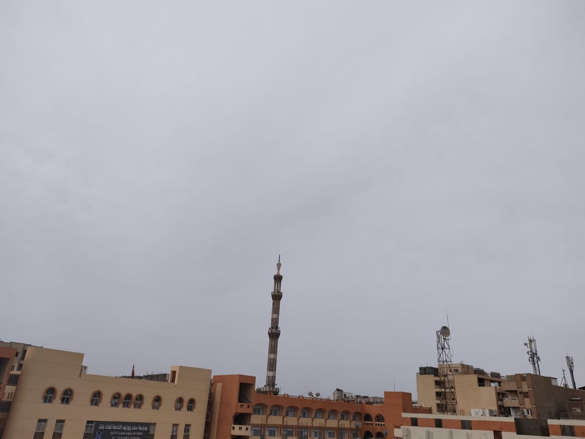 الغيوم الكثيفة بسماء محافظة الأقصر