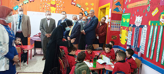 محافظ كفر الشيخ يفتتح مدرسة القصابي الجديدة لمواجهة الكثافة الطلابية (4)