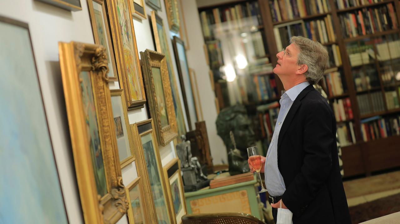 المدير التنفيذى لمتاحف سان فرانسيسكو في زيارة خاصة للفنان فاروق حسني بمتحفه (1)