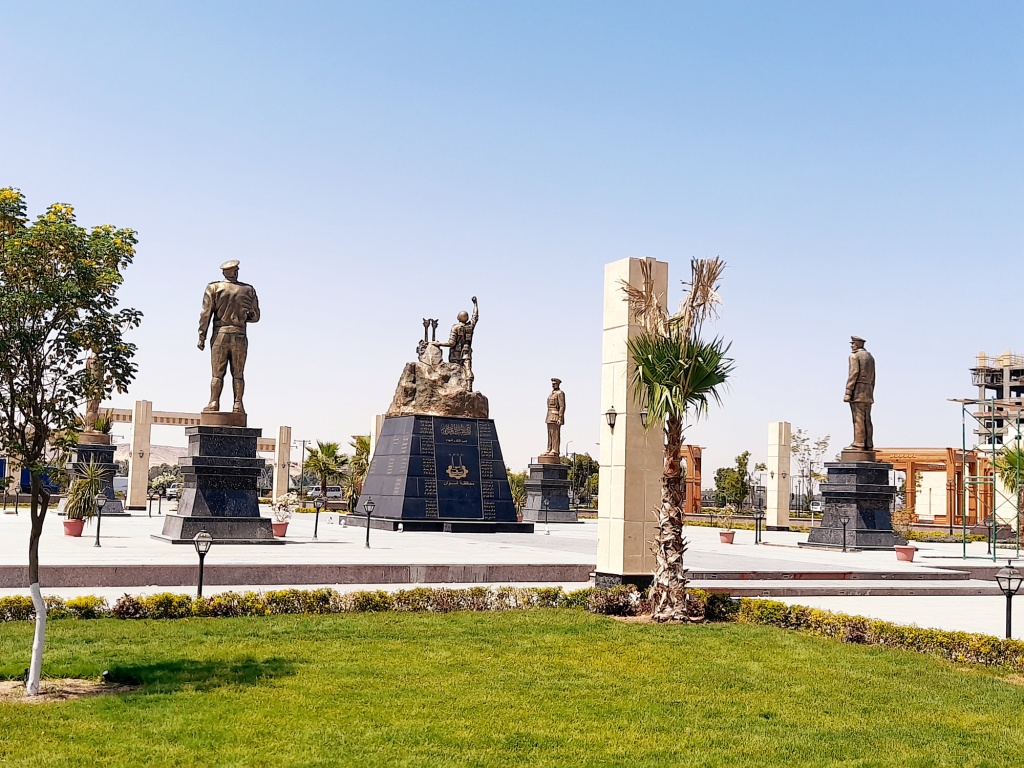 تمثال المشير طنطاوى بحديقة درة النيل