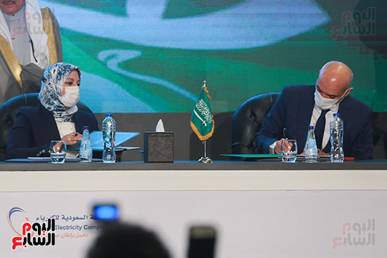 توقيع عقود ترسيه مشروع الربط الكهربائى (16)