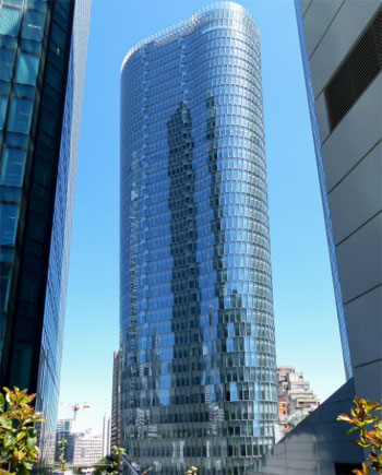 في الصورة ، Tour Alto  مبنى فى العاصمة باريس والتي تحتل المرتبة السادسة وقد صممها IF Architects يبلغ ارتفاع المبنى 38 طابقا