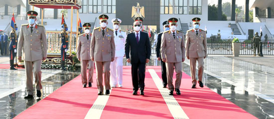 الرئيس السيسي يصل مقر الجندى المجهول