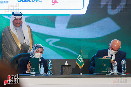 توقيع عقود ترسيه مشروع الربط الكهربائى (8)