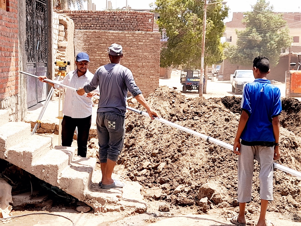مشروعات الصرف الصحى فى قرى أقليت بمحافظة أسوان (6)