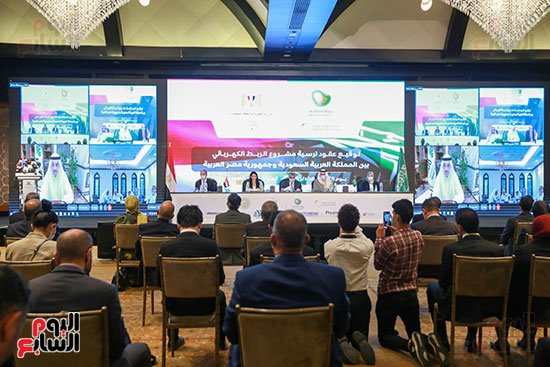 توقيع عقود ترسيه مشروع الربط الكهربائى (13)