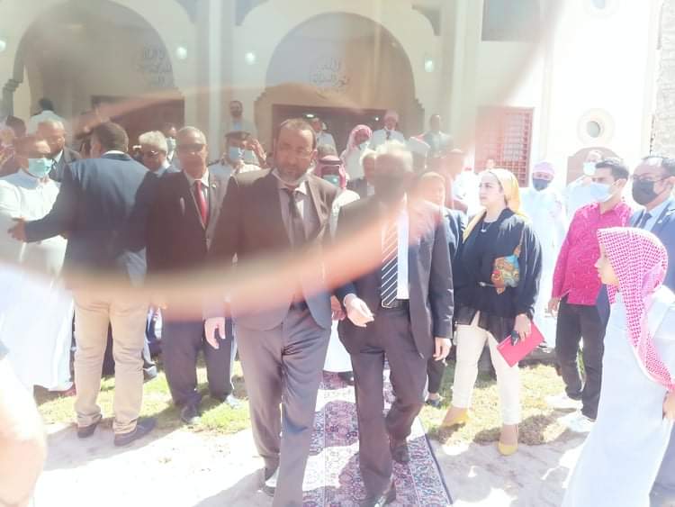 محافظ جنوب سيناء وزير الأوقاف اثناء افتتاح مسجد الروضه