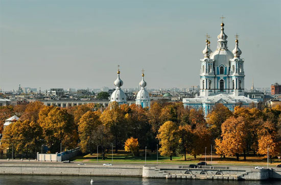 56296-منظر-لمجموعة-كاتدرائية-سمولني-في-مدينة-سان-بطرسبورغ-الروسية