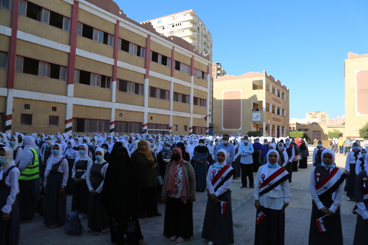 توافد الطلاب على المدارس بكفر الشيخ