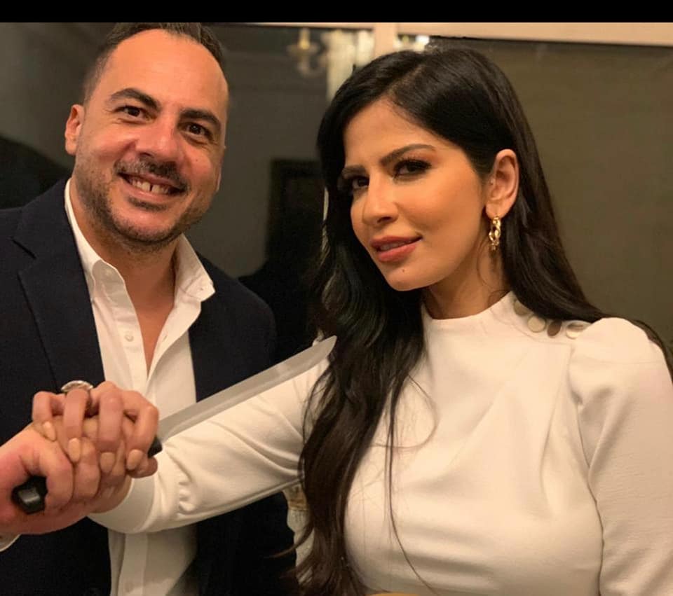 اميرة وخطيبها بصورة اخري