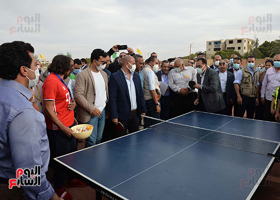 رئيس الوزراء يشهد مراسم إطلاق شعلة الأولمبياد الرياضي للمحافظات الحدودية من الوادي الجدي (13)