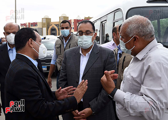 رئيس الوزراء يشهد إطلاق مضمار الدراجات بمدينة الخارجة (2)