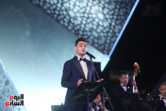 المطرب الفلسطينى محمد عساف