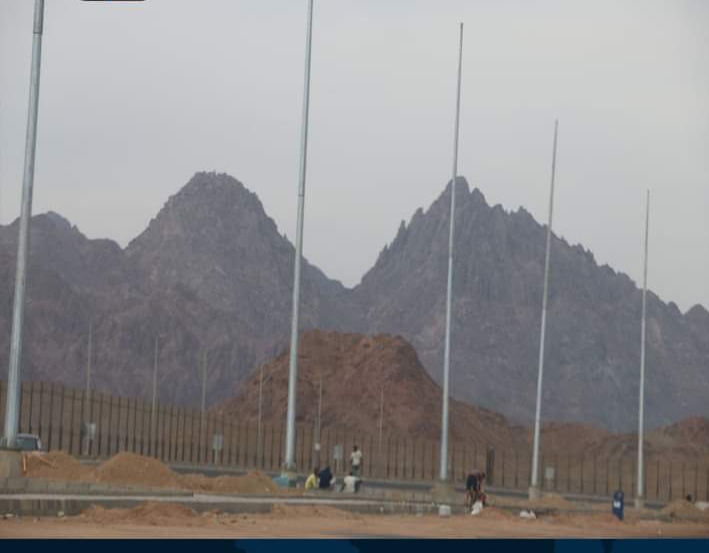 محافظ جنوب سيناء ورئيس مدينة شرم الشيخ يتفقد الأعمال الجارية