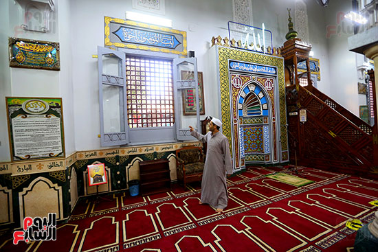 مسجد التوبة الأثري من الداخل