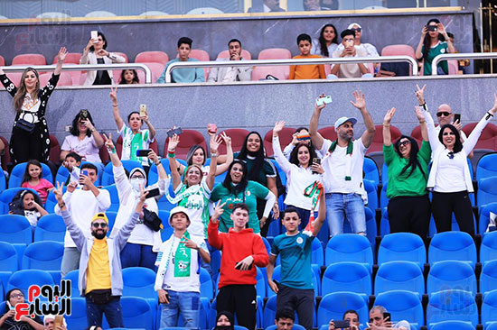 جماهير منتخب الجزائر في ستاد القاهرة (5)