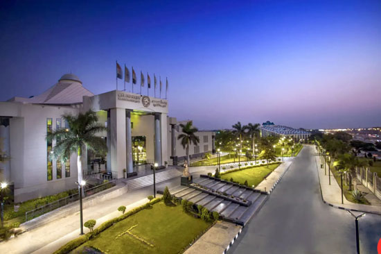 جامعة مصر للعلوم والتكنولوجيا (3)