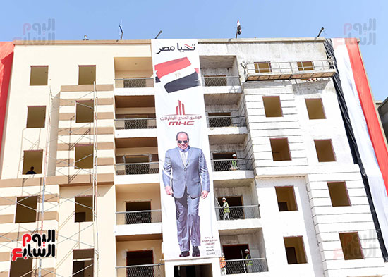 رئيس الوزراء يتفقد وحدات المبادرة الرئاسية سكن لكل المصريين بالسويس (4)