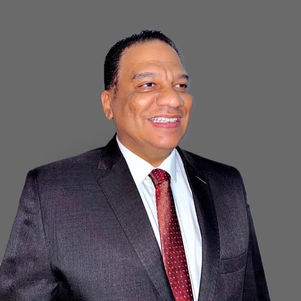 دكتور عادل عبده دكتور عادل عبده