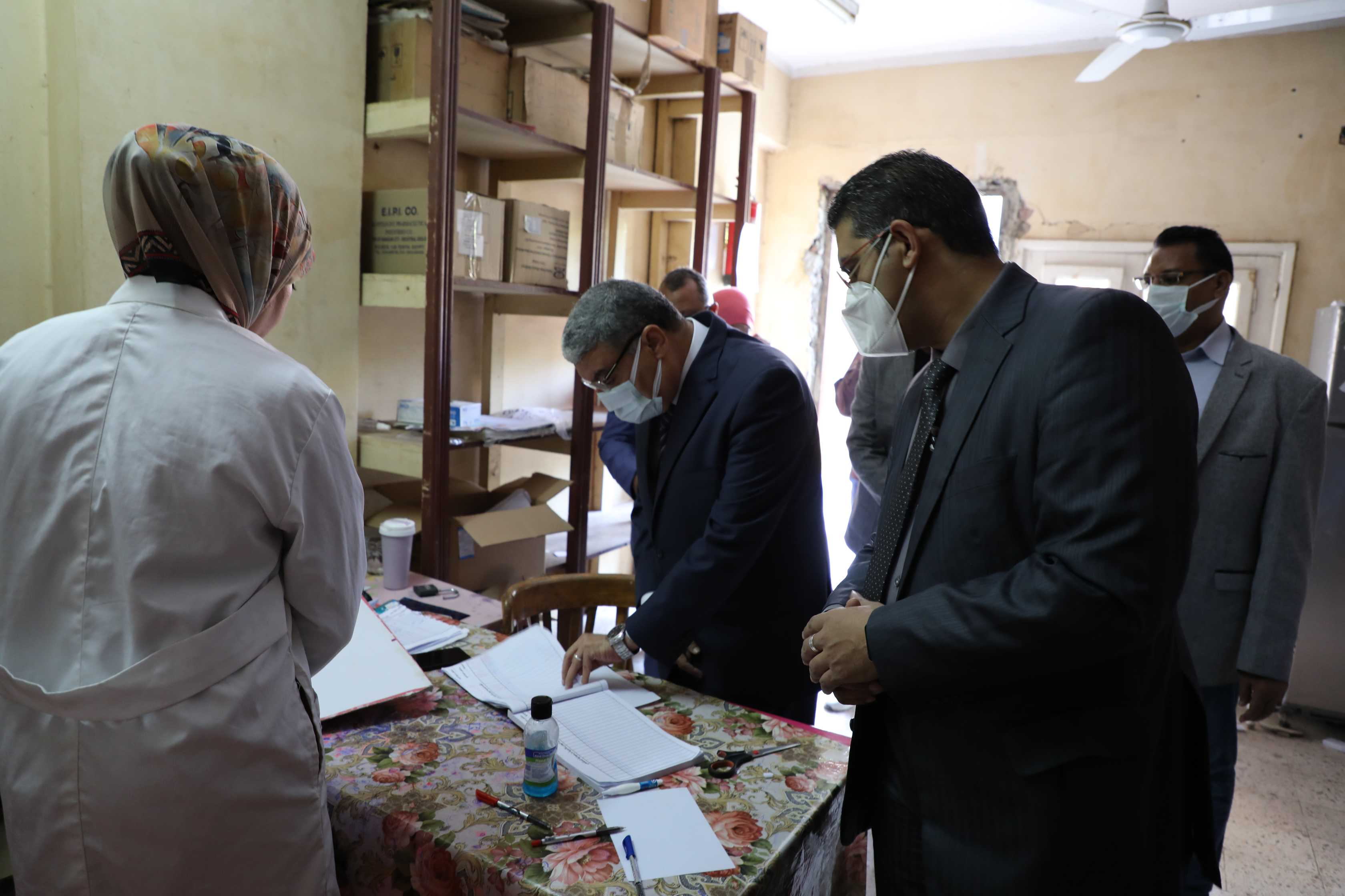 محافظ المنيا يتابع الخدمة الطبية بمستشفى الحميات (9)