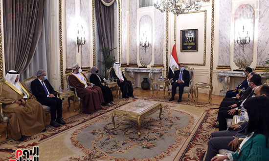 رئيس الوزراء يستقبل أعضاء المجلس التنفيذي للمنظمة العربية للتنمية الإدارية  (6)