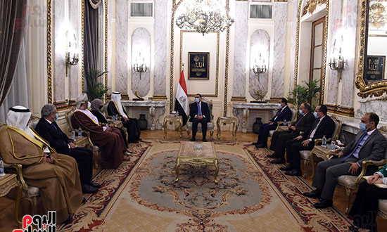 رئيس الوزراء يستقبل أعضاء المجلس التنفيذي للمنظمة العربية للتنمية الإدارية  (1)