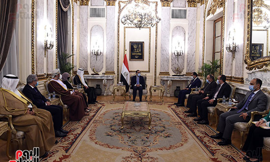 رئيس الوزراء يستقبل أعضاء المجلس التنفيذي للمنظمة العربية للتنمية الإدارية  (3)