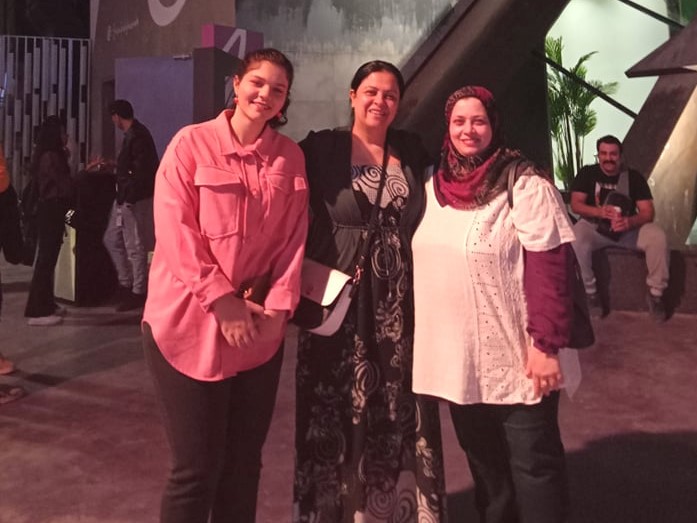 ثناء وندي حفيدتي كوكب الشرق مع الفنانة غادة فلفل ثناء وندي حفيدتي كوكب الشرق مع الفنانة غادة فلفل