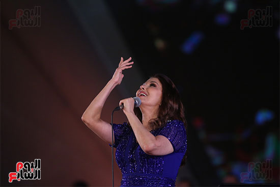 ماجدة الرومي ترفع علم مصر في حفل ختام مهرجان الموسيقي وتعلق بنحبك يامصر (28)